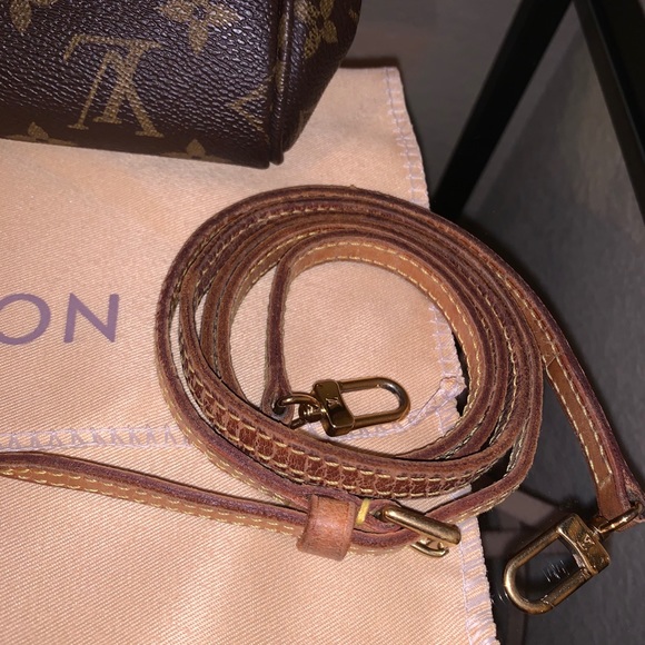 Louis Vuitton Favorite MM Monogram Canvas - Picture 5 of 11